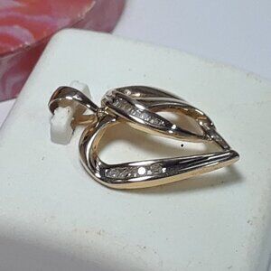 Estate .15ctw Natural Rd & Bag Diamond overlap 10Kt Y/Gold Heart Pendant #20424